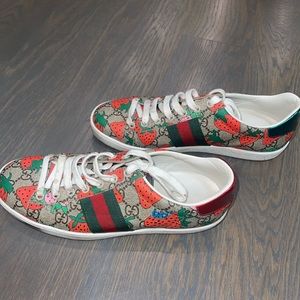 GUCCI strawberry Sneakers